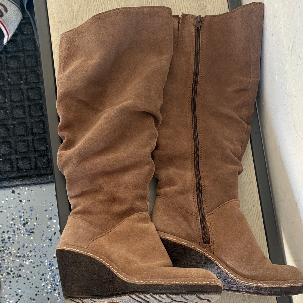 Sofft Brown Suede Wedge Boots